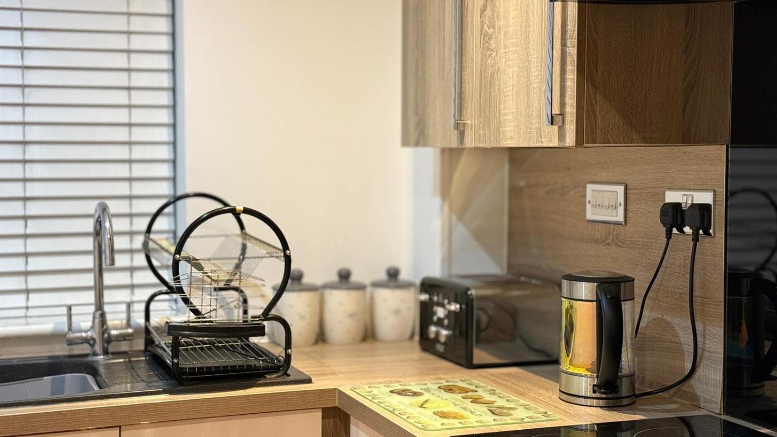 24-7 Secured City Centre Apartments With Free Underground Parking And Wifi Birmingham Dış mekan fotoğraf